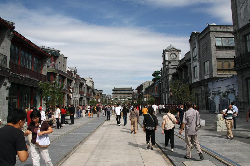 Qianmen_Street_1.jpg - A street that has been "redesigned" for the Olympics.