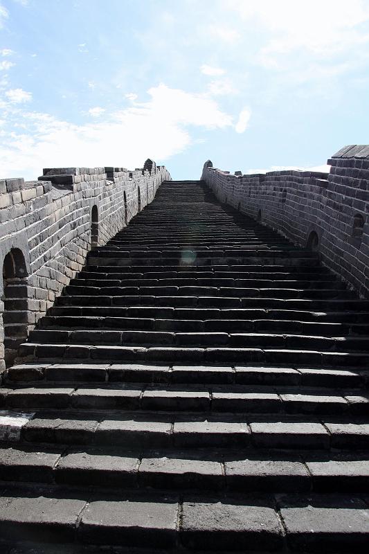 Starway_to_Heaven_1890.jpg - The Great Wall (at Simatai): A view from the top of the wall.. Stairs, stairs, stairs..